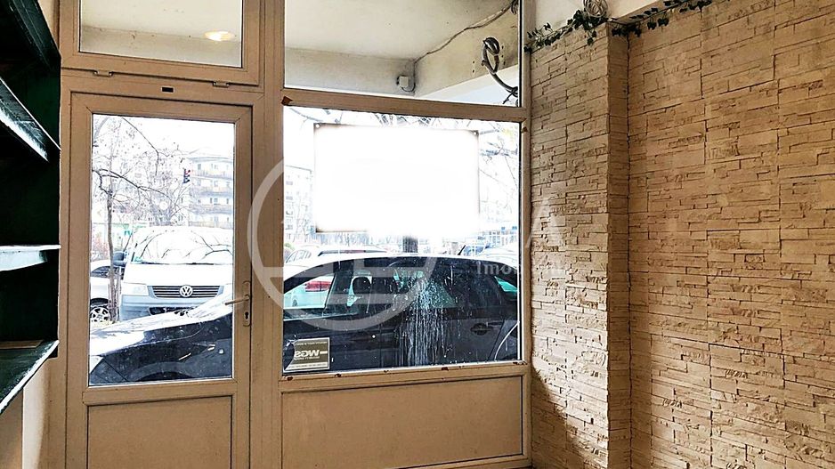 Spatiu comercial de inchiriat cu 3 camere pe Stefan cel Mare, Oradea - Poză 1