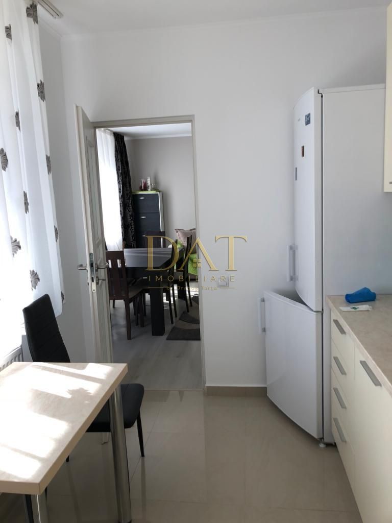 Vind apartament 3 camere zona Vivo - Poză 4