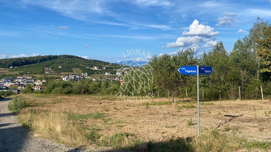 Teren intravilan 658 mp-utilitati-ideal casa D+P+2E+M-La Soare - Poză 2