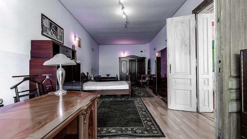 Locuință spațioasă cu grădină mare în Aradul Nou, calea Timișorii - Poză 5