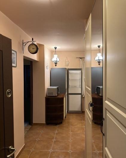 Inchiriere apartament  3 camere decomandat - Poză 10