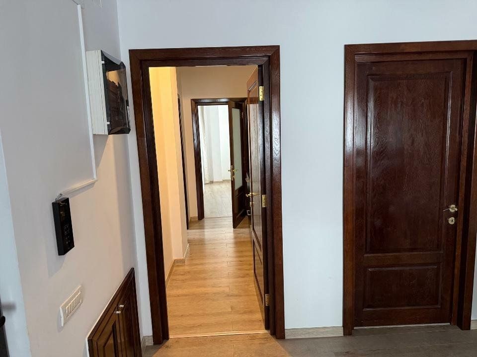 Apartament 4 camere Mitropolie, 2010, parcare inclusa - Poză 3