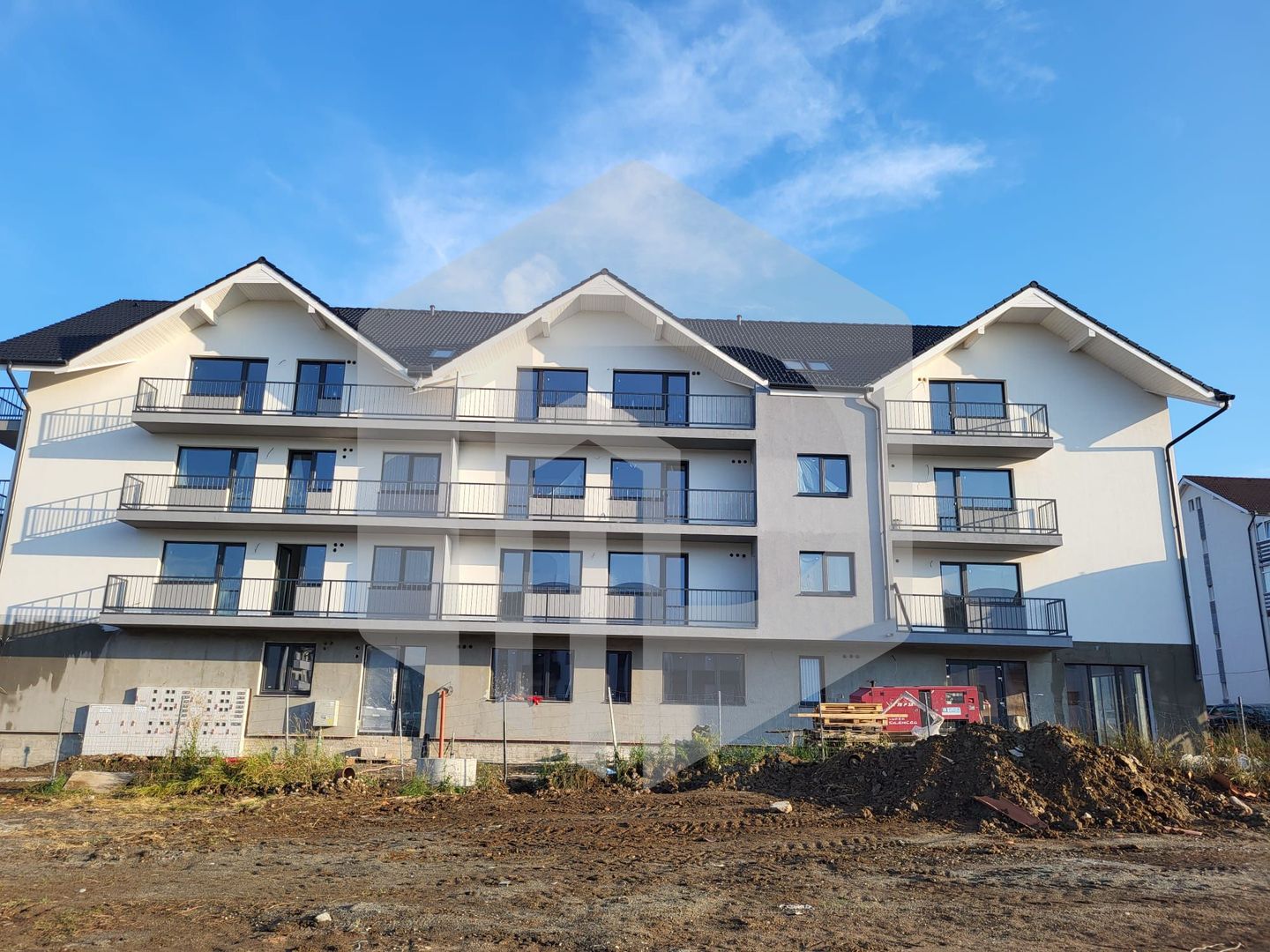 Apartament 2 camere - 41 mpu - Etaj 2 cu lift- Mandra/Calea cisnadiei - Poză 3