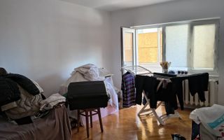 Apartament cu 3 camere Zona centrala Str. Bucegi Liceul de Arte etaj 3 , 2 balc - Poză 4