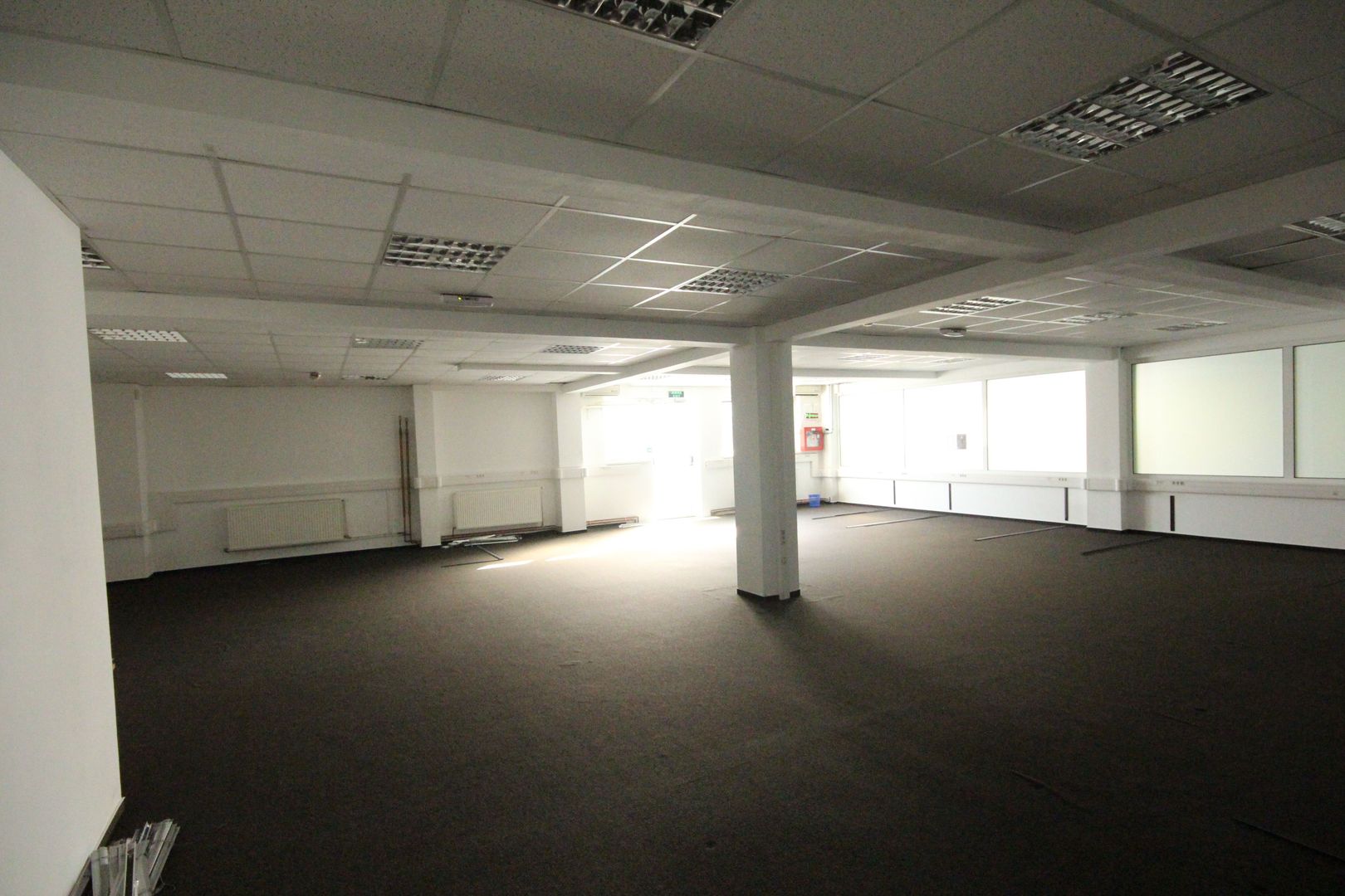 Spatii birouri/servicii - Poză 69