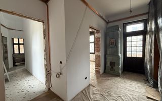 Apartament boieresc partial renovat - Poză 3