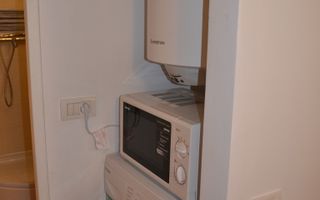 Studiou langa medicina cu scara interioara - Poză 15