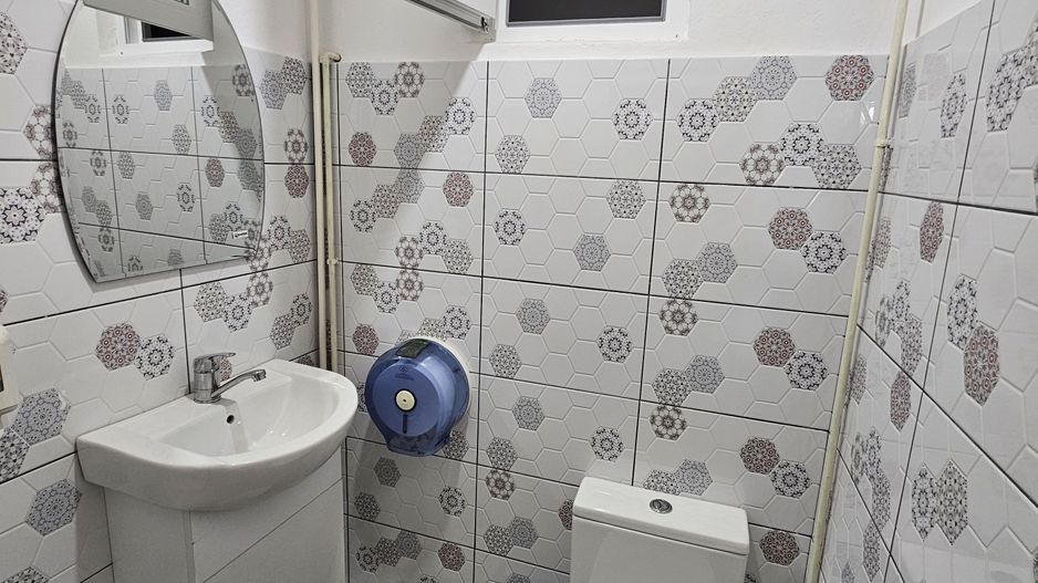 Spatiu de inchiriat 120 mp utili Campina central! - Poză 17