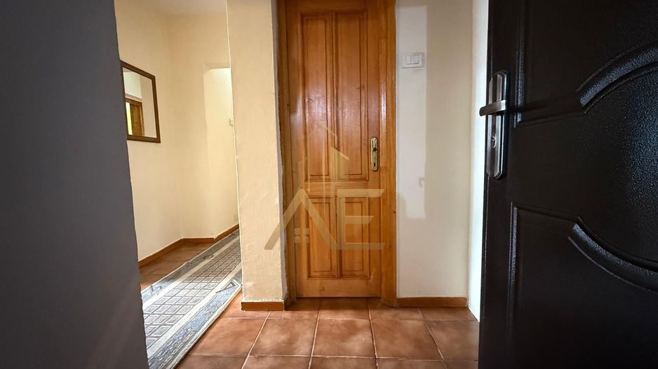 ULTRACENTRAL -Apartament de vanzare 3 camere decomandat - Poză 2