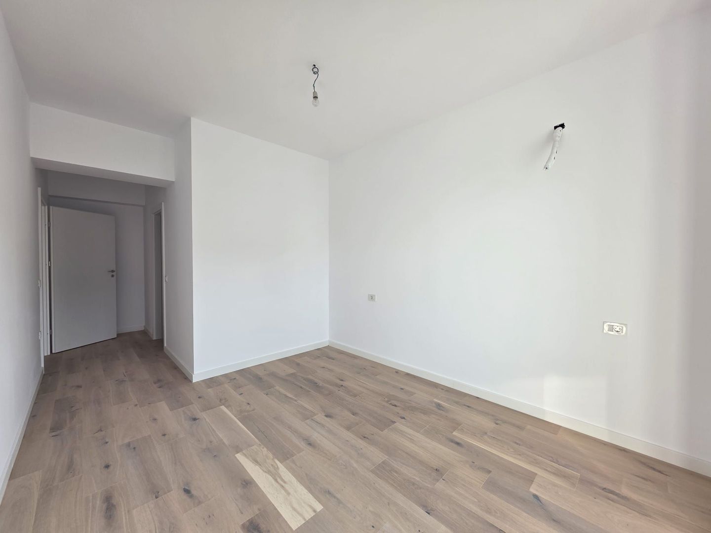 Apartament Finalizat 3 camere First Estates Pipera + parcare inclusa - Poză 5