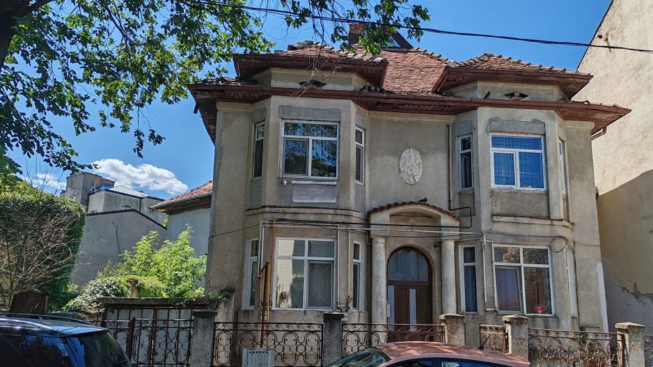 Vanzare apartament 5 camere in vila zona Calarasi - Poză 1