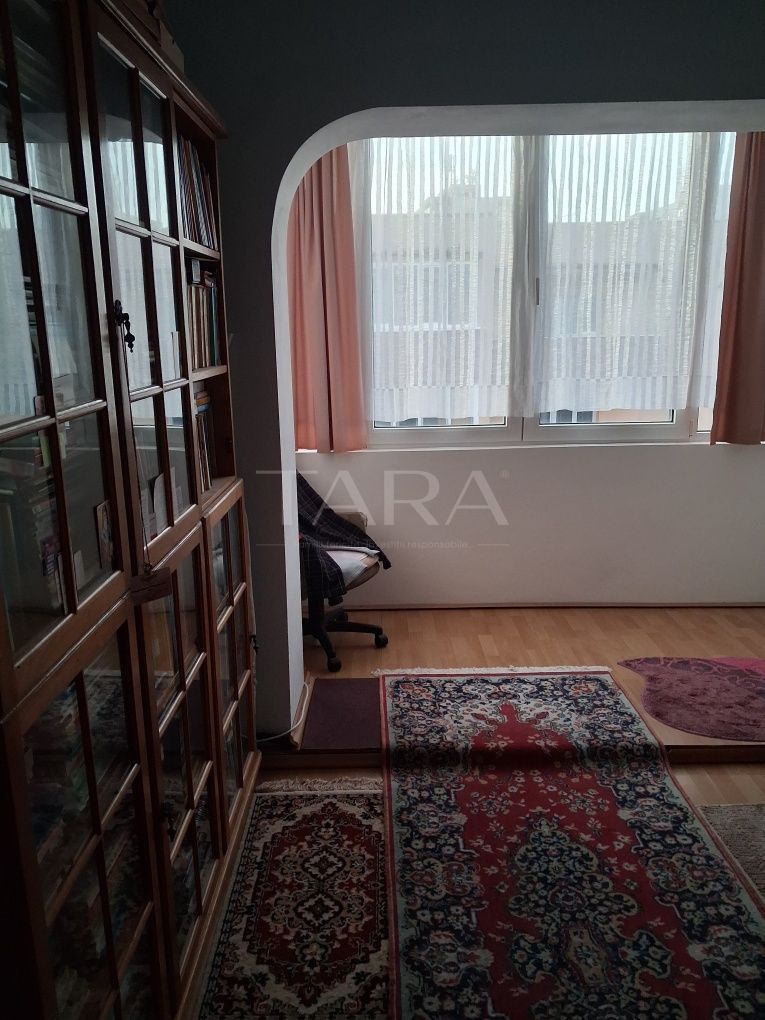 Apartament 3 camere decomandate, zona Piața Zorilor. - Poză 2