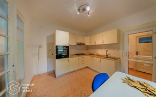 Vila superba, P+E,  Cuvin, 9 camere, 200 mp si teren 1300 mp plus anexa 3 camere - Poză 3