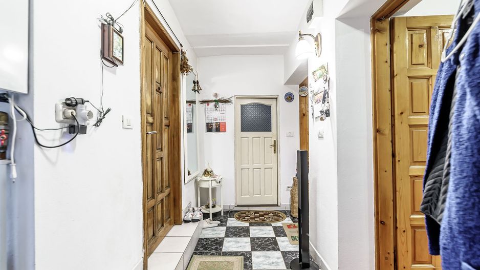 Casă cu 2 apartamente la un pas de centrul orașului! - Poză 5