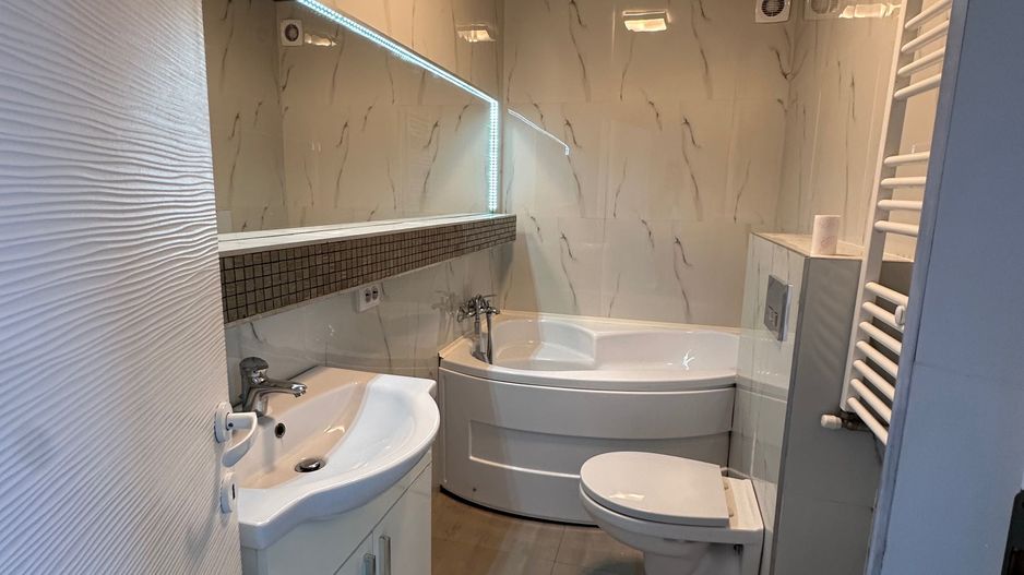 🏡 Apartament 3 camere, finisat modern, cu parcare subterană inclusă – - Poză 8