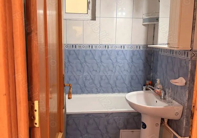 Apartament decomandat, 2 camere, etaj 6/8 – Micro 21, - Poză 2