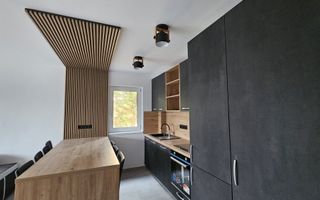 Apartament modern 3 camere 2 bai  terasa acoperita etaj 1 in Cristian - Poză 2