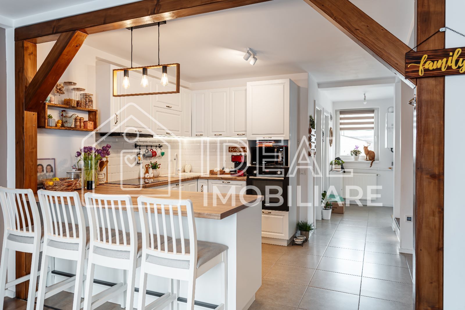 Casa Triplex cu 3 camere, Mobilat-Utilat, in Selimbar - Poză 1