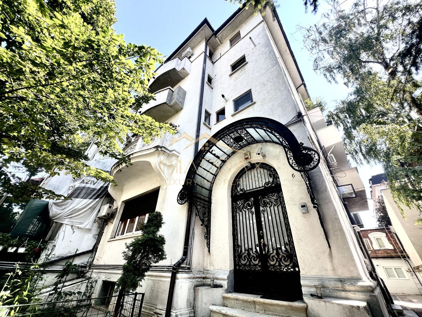 Apartament in Vila | Dorbanti - Capitale | De Vanzare | 1946 - Poză 1