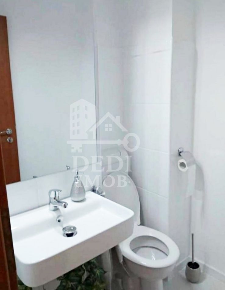 Apartament de vânzare cu 3 camere în zona Rogerius, Oradea - Poză 7