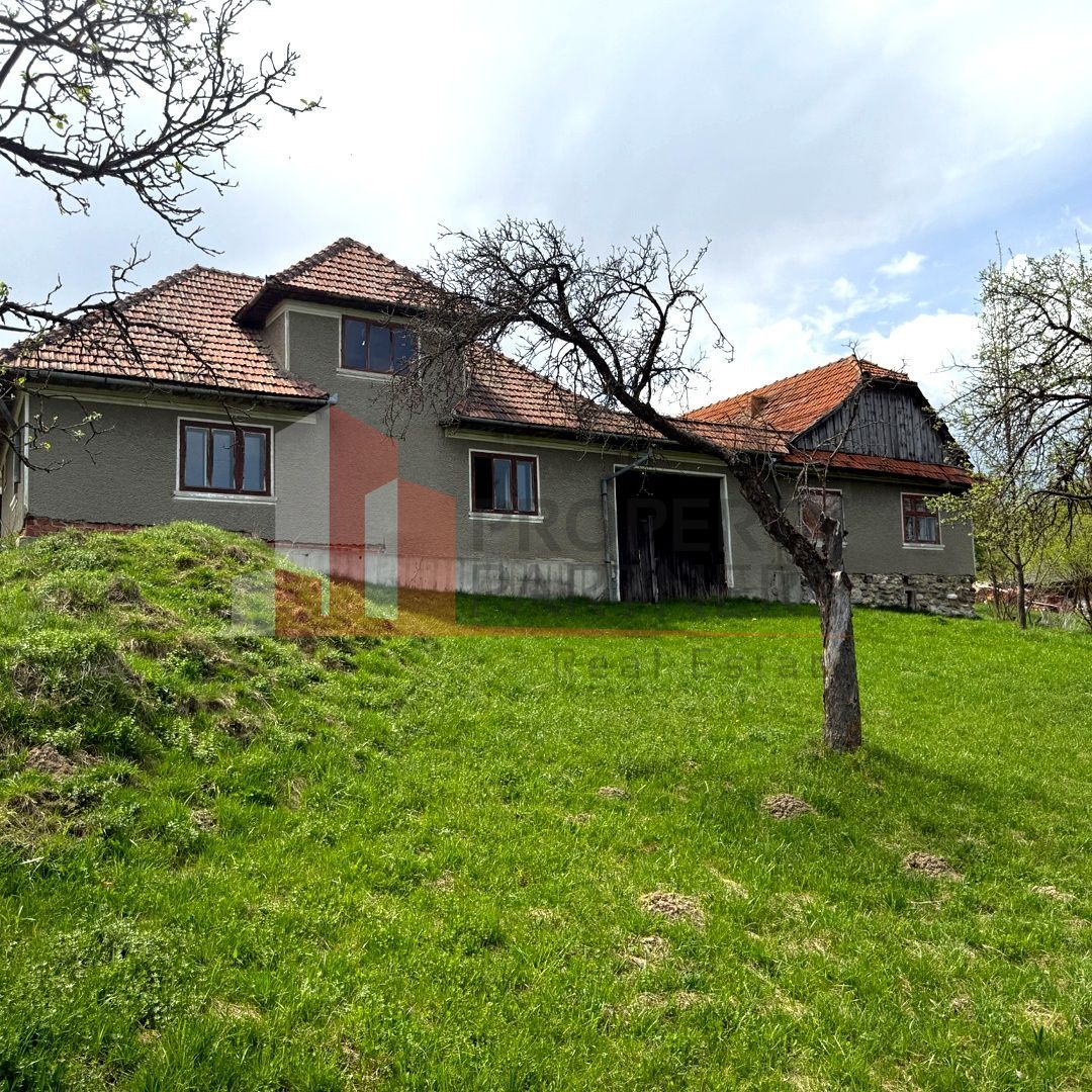 Casă tradițională sat Poarta, comuna Bran teren 1000 mp - Poză 4
