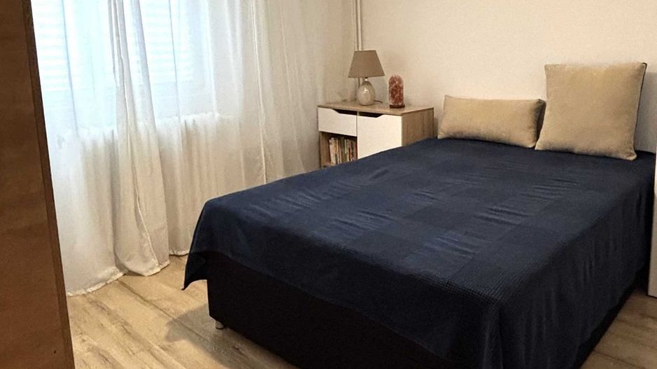 AP. 2 CAMERE RENOVAT COMPLET, BLOC REABILITAT, DOG FRIENDLY, LIBER - Poză 2