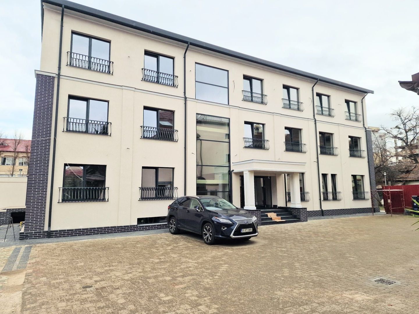 🏢 DE ÎNCHIRIAT | Clădire Premium 750 mp | Ultracentral Bacău - Poză 5