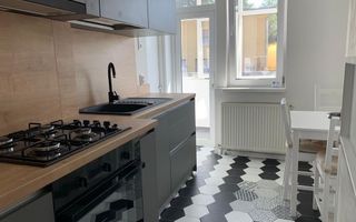 Apartament cu 2 camere, etaj 1, zona Centrală. - Poză 1
