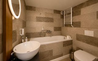 Apartament premium, central, parcari incluse - Poză 8