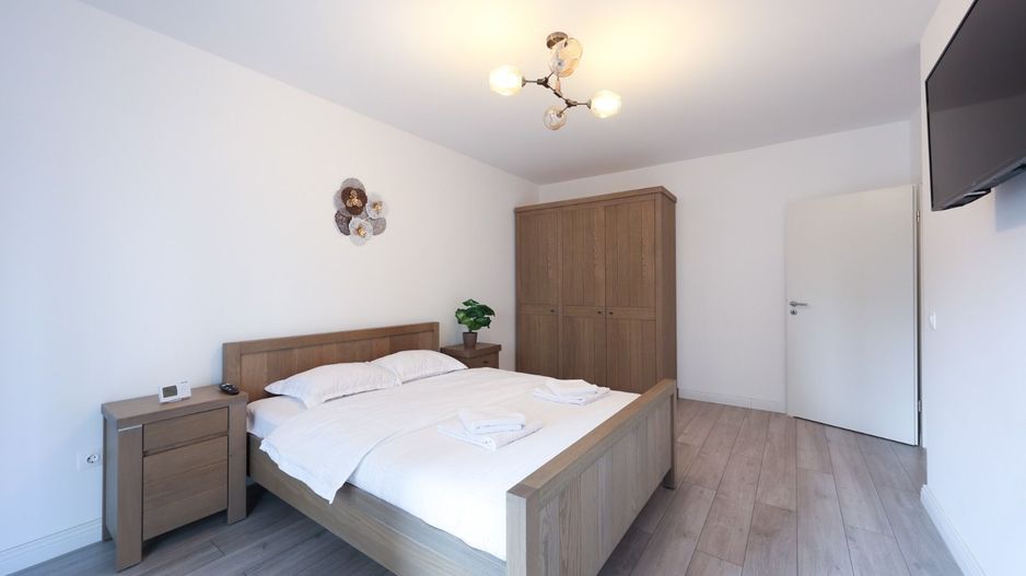 Garsonieră 39 mp Decomandată | Mobilată Modern | Tractorul – Coresi Mall - Poză 4