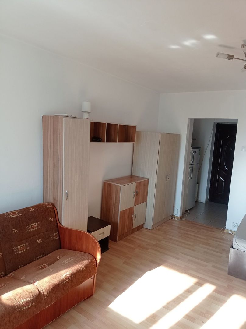 Garsonieră renovată, balcon închis, 50 m de metrou Costin Georgian - Poză 6