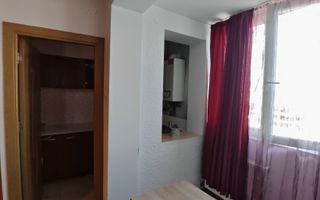 Garsoniera Tractorul Coresi,etaj intermediar,mobilata,utilata. - Poză 10