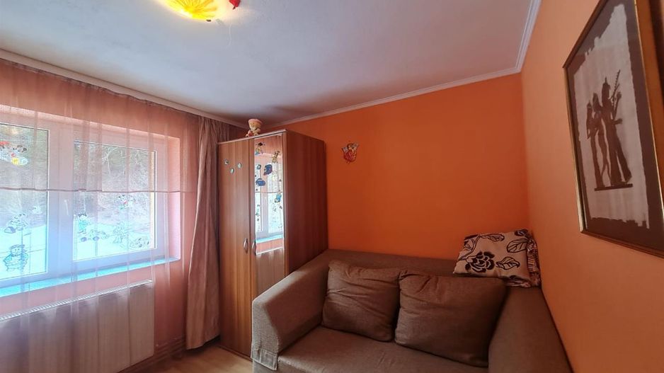 Cu 4.200mp teren, Vila cu potential turistic, in inima Predealului - Poză 13