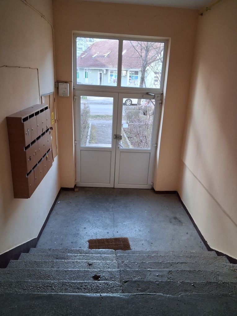 BRASADAS vinde ap 2 cam etaj 4/4 in Carpati 2. - Poză 8