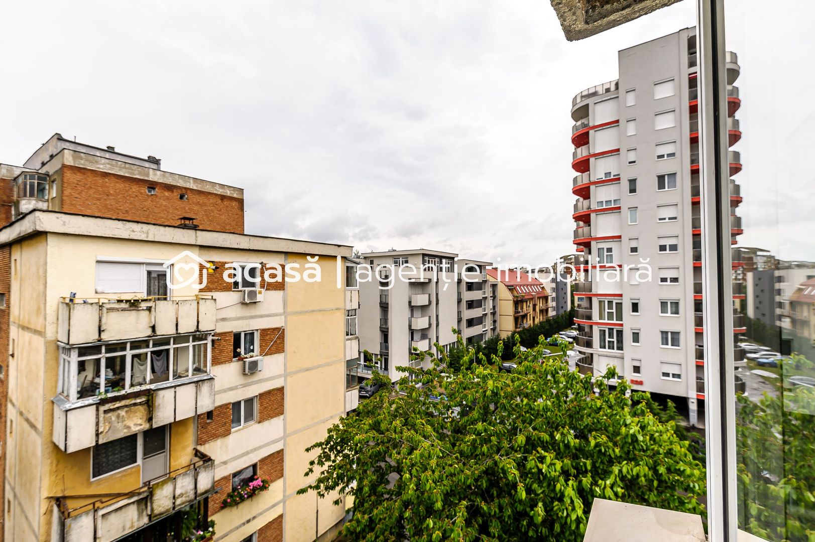 Apartament cu 2 camere decomandat Zona 300, Micălaca - Poză 2