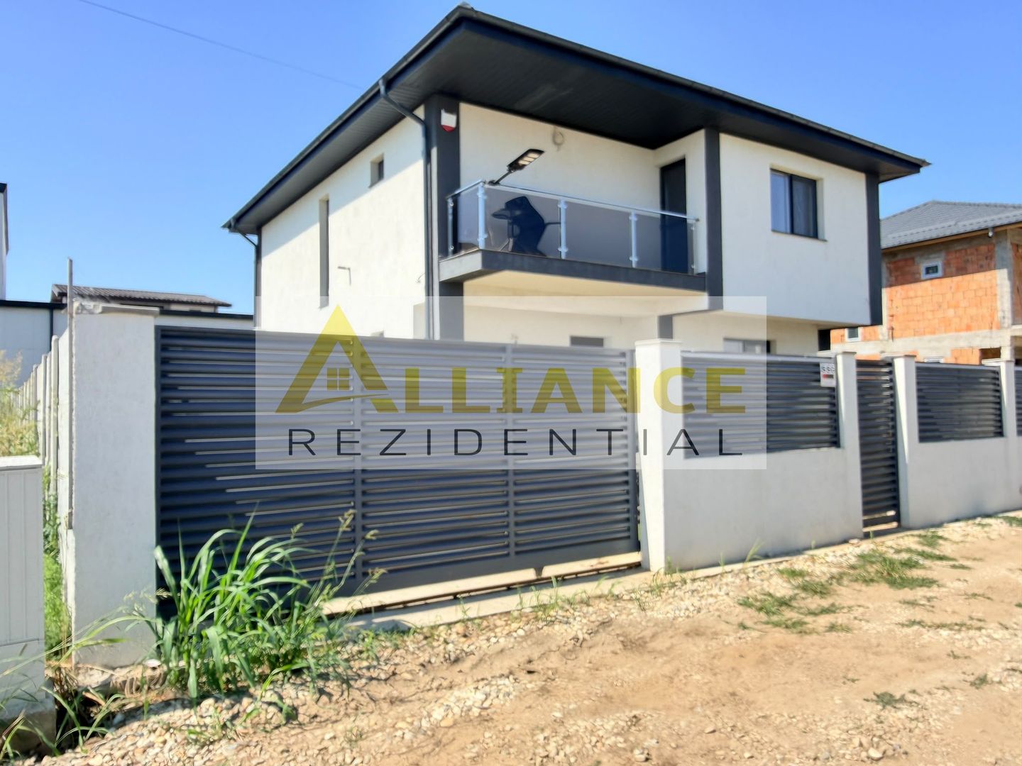 🏡 Casa P+1 de vanzare 4 dormitoare 3 bai Bucatarie închisa - Poză 2