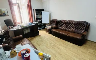 Apartament (pretabil pentru Birou ,Cabinet etc.) de vanzare in centru. - Poză 12