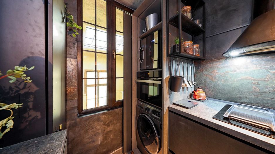 Bijuterie arhitecturală cu dotări smart in centrul Brasovului - Poză 21