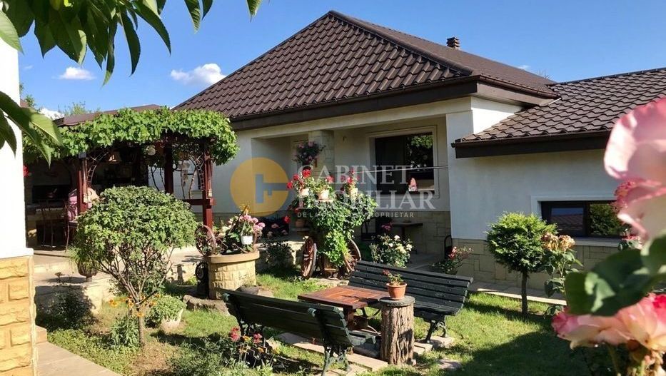 Proprietate deosebită în Aroneanu – 2 case pe teren generos de 1209 mp - Poză 2