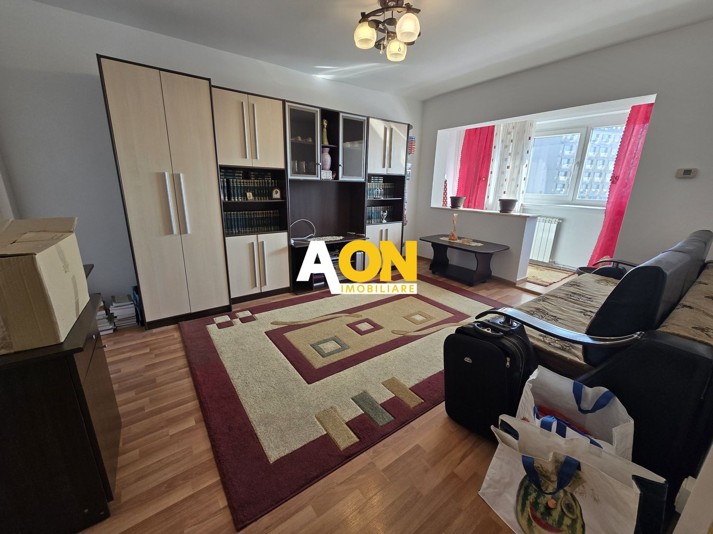 Apartament 2 Camere Decomandat,cu Vedere Spre Catedrala - Poză 2