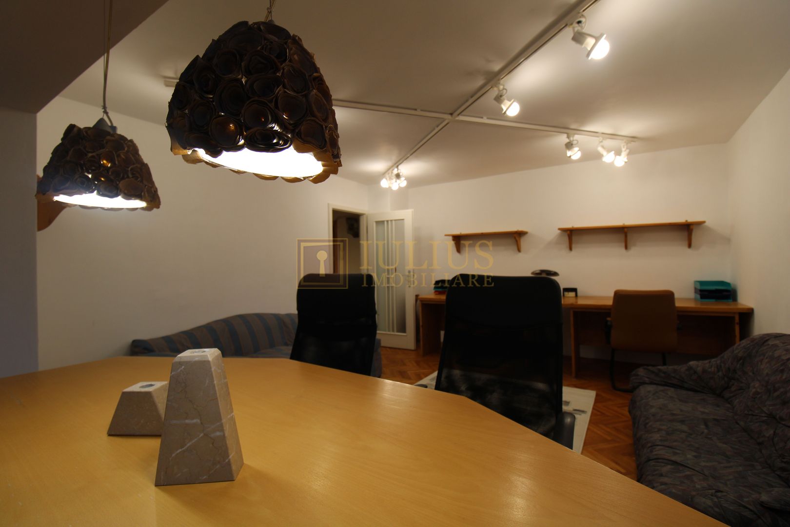 Decomandat, centrala pproprie, ideal pentru cei ce lucreaza de acasa. - Poză 8