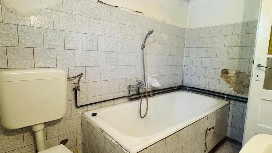 Casa singur in curte Iosia - Poză 5