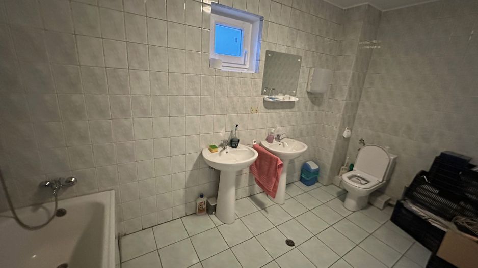 Cladire pretabila spațiu birouri/ clinica - Poză 41