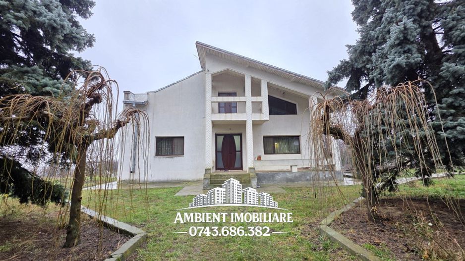 VILĂ DUPLEX P+M, teren 900 mp, VASLUI str. V. SILVESTRU; - Poză 1