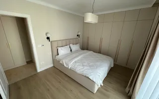 Apartment deosebit cu curte proprie se vinde complet mobilat - Poză 13