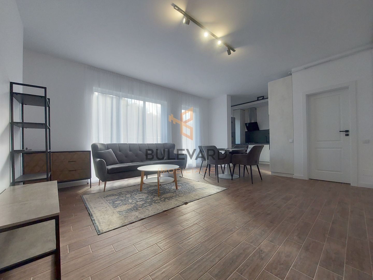 Apartament cu 2 camere+terasa de 34 mp! - Poză 1