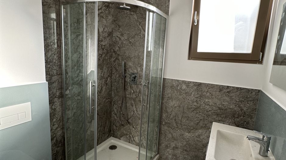 Casa cu 5 camere - Dumbravita - Poză 25