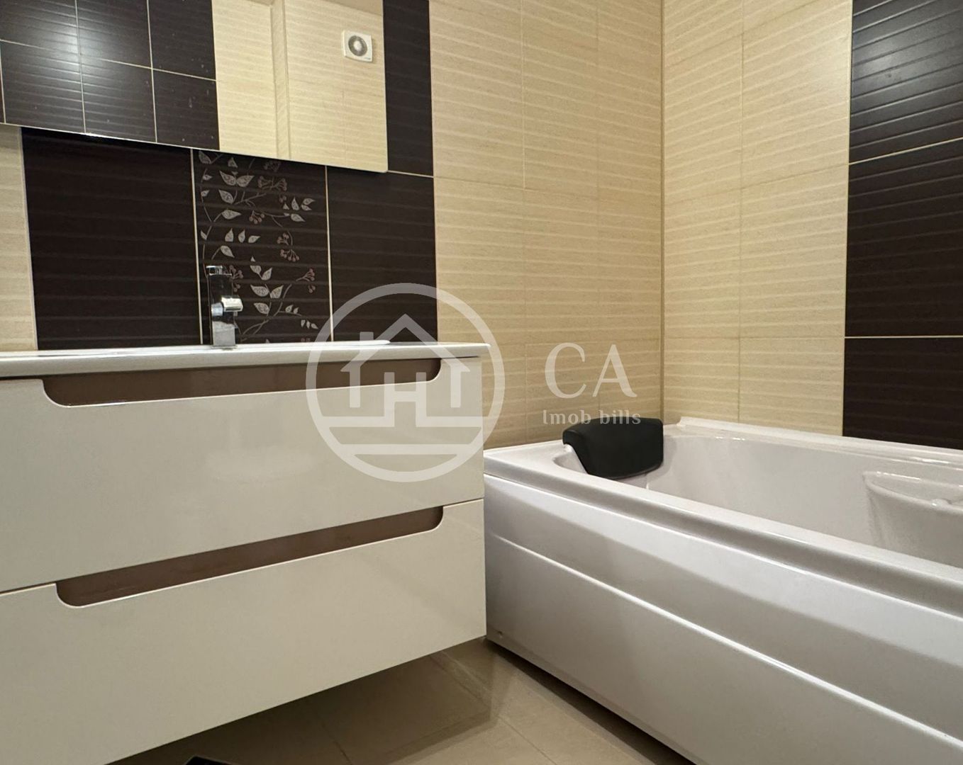 Apartament de închiriat cu 2 camere în ARED, Oradea - Poză 7