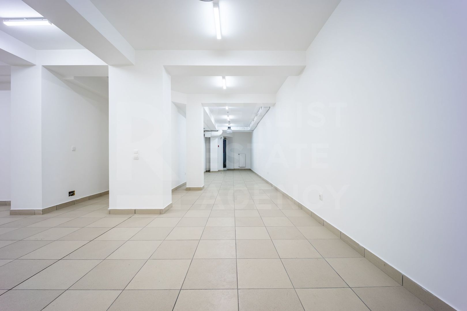 Se oferă spre chirie spațiu comercial 130 mp,str. Ginta Latină Ciocana - Poză 9