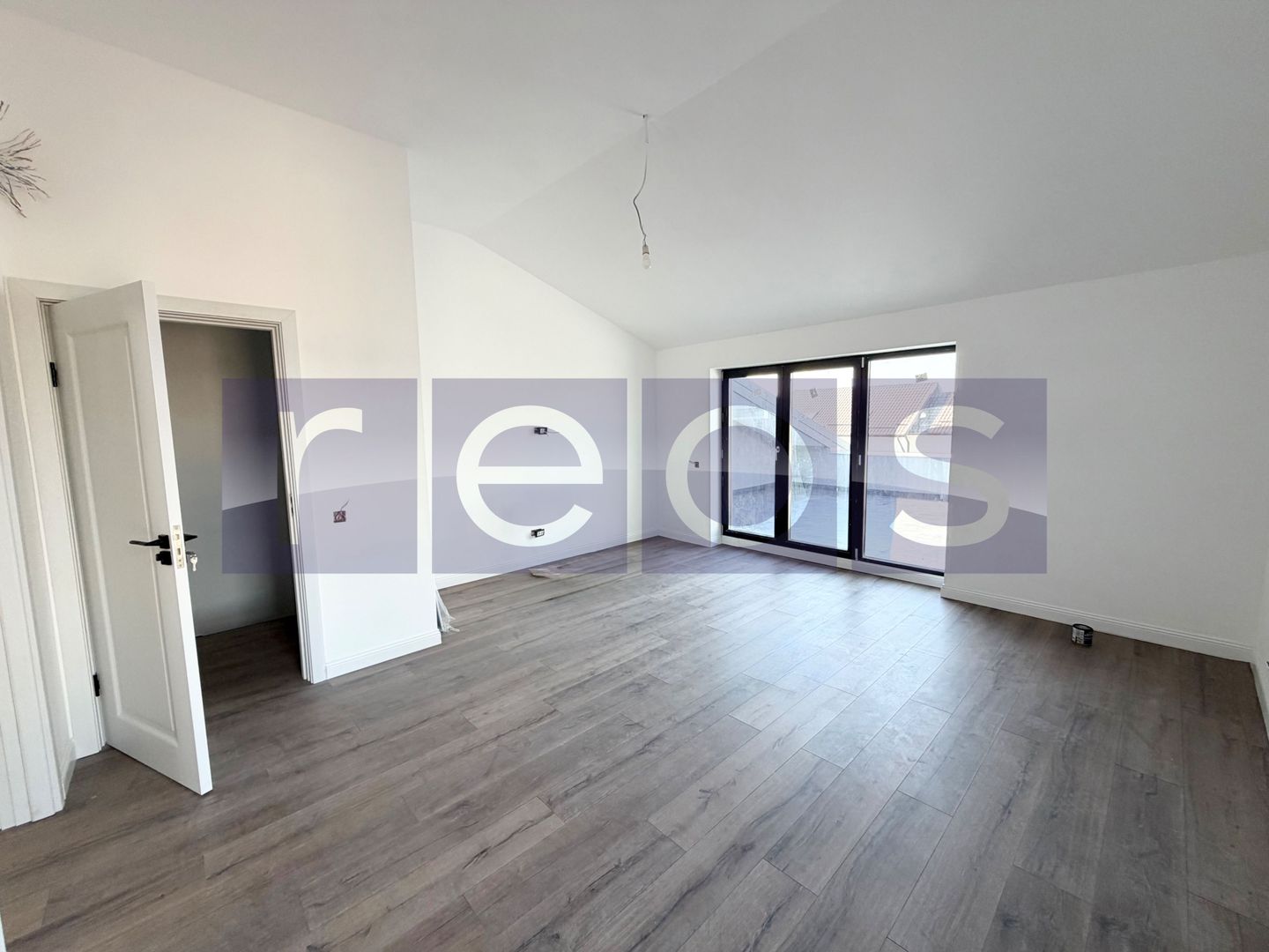 VILA INDIVIDUALA P+1+M | 284 MP UTILI | 5 DORMITOARE | ZONA BUCURESTII NOI - Poză 19